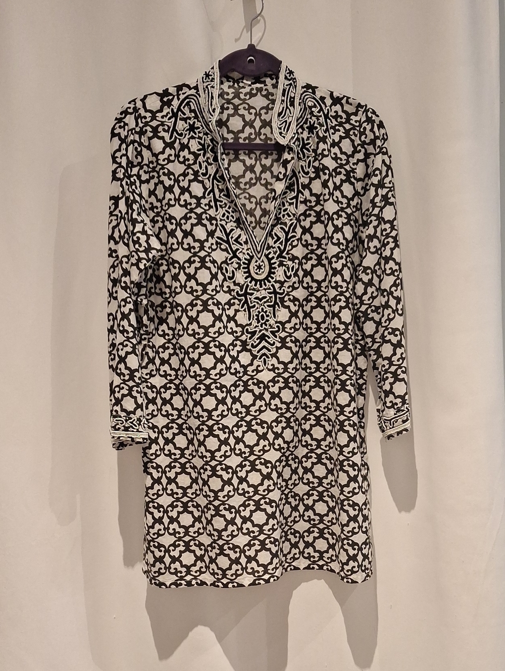 Barbara Gerwit Black & White Beaded V-Neck Tunic Top Size L